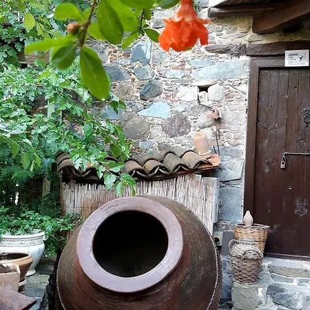 Archontiko Rousias *