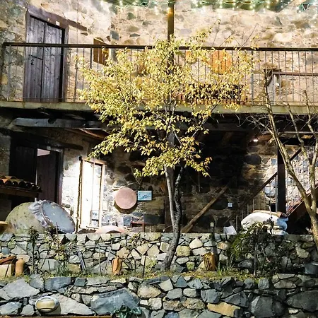 펜션 Archontiko Rousias *