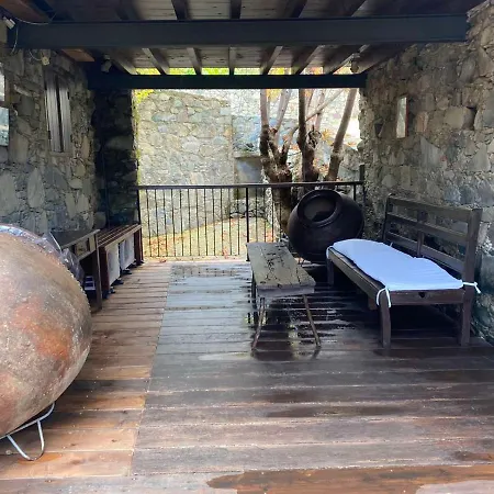 펜션 Archontiko Rousias