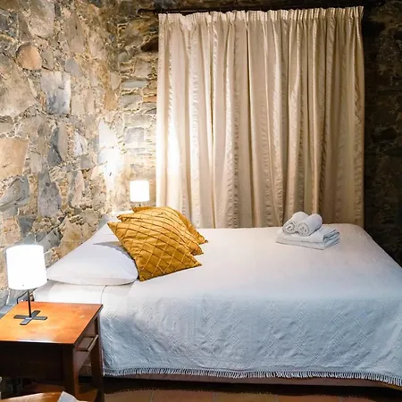 Archontiko Rousias 펜션 *